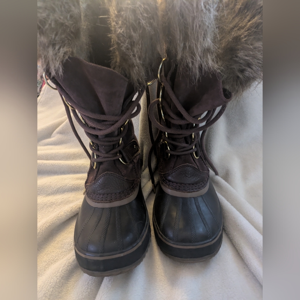 Sorel Joan Of Arctic Winter Boots with Faux Fur - Picture 2 of 12